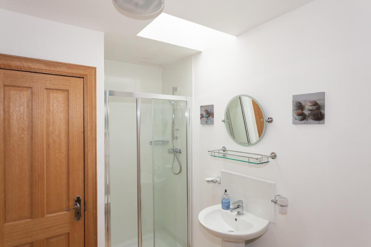 Honeysuckle Cottage At Williamscraig Holiday Cottages Линлитгоу Екстериор снимка